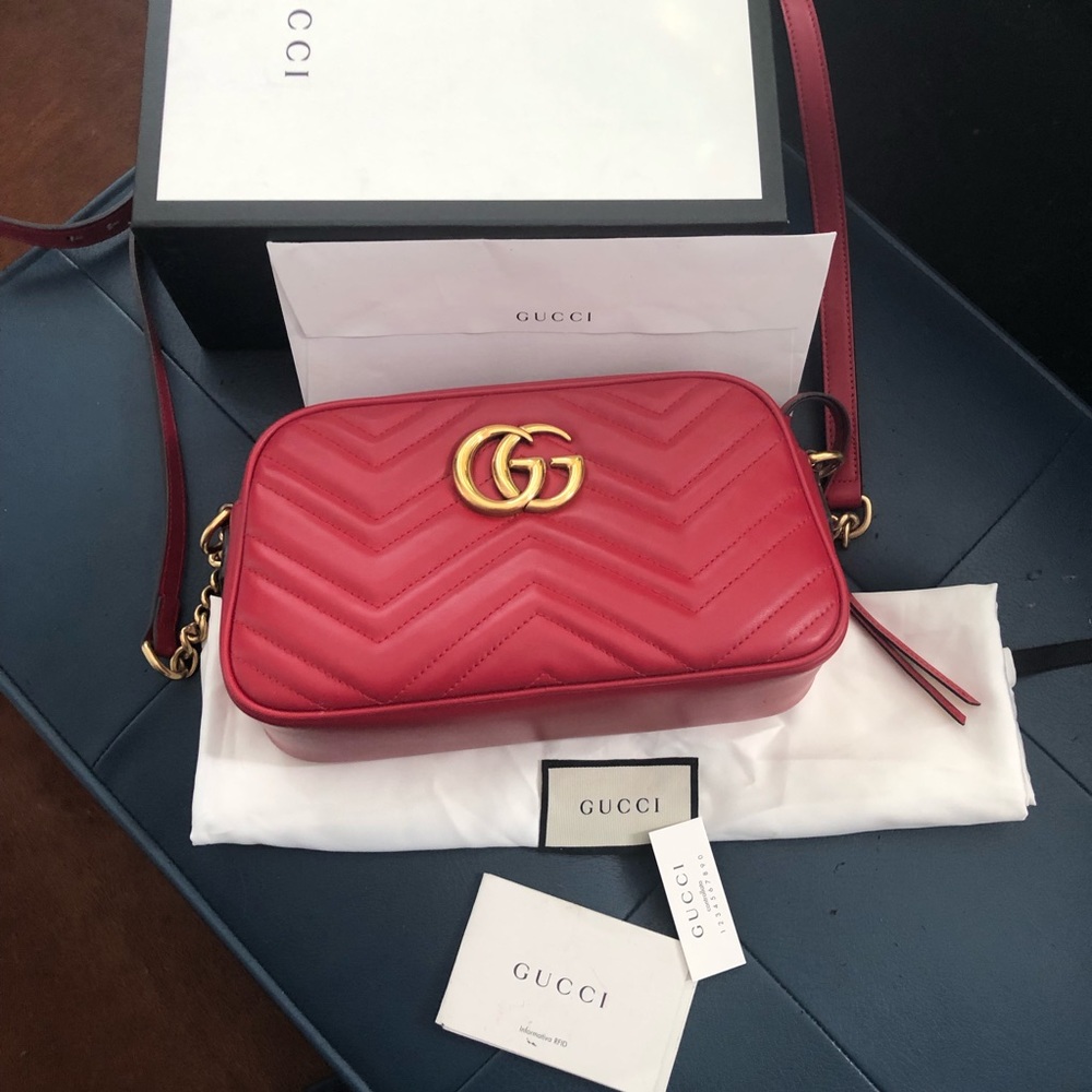 Gucci GG Marmont small matelasse shoulder bag - Picture 2 of 14